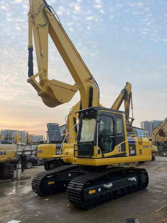 PC200-8 Low Working Hour Second Hand 20 Ton Excavator Komatsu Pc200-8 Crawler Excavator Used Komatsu Excavator PC200-8N1 - Багер: снимка 2 PC200-8 Low Working Hour Second Hand 20 Ton Excavator Komatsu Pc200-8 Crawler Excavator Used Komatsu Excavator PC200-8N1 - Багер: снимка 2