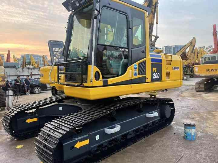 PC200-8 Low Working Hour Second Hand 20 Ton Excavator Komatsu Pc200-8 Crawler Excavator Used Komatsu Excavator PC200-8N1 - Багер: снимка 4 PC200-8 Low Working Hour Second Hand 20 Ton Excavator Komatsu Pc200-8 Crawler Excavator Used Komatsu Excavator PC200-8N1 - Багер: снимка 4