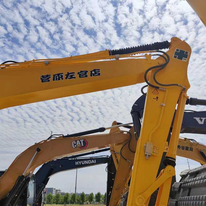 PC200-8 Low Working Hour Second Hand 20 Ton Excavator Komatsu Pc200-8 Crawler Excavator Used Komatsu Excavator PC200-8N1 - Багер: снимка 4 PC200-8 Low Working Hour Second Hand 20 Ton Excavator Komatsu Pc200-8 Crawler Excavator Used Komatsu Excavator PC200-8N1 - Багер: снимка 4