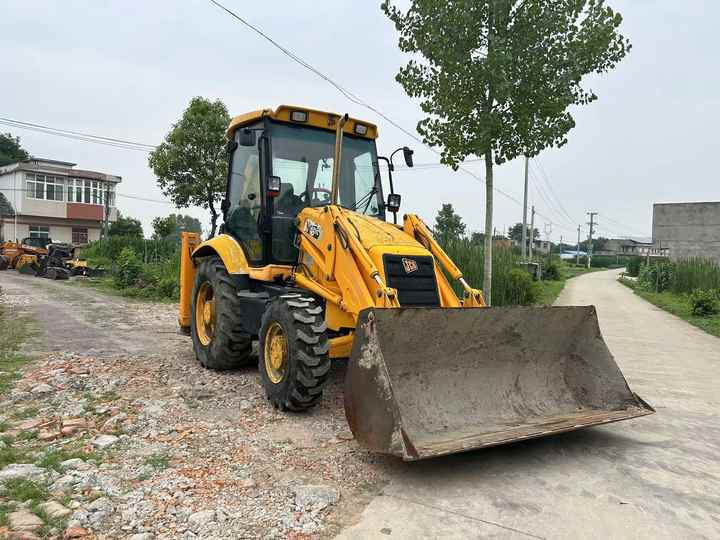 Second Hand Retroexcavadora JCB 3cx Backhoe Loader Multi Functional Original JCB Backhoe Loader 3CX 4CX 4x4 Good Quality Price - Багер-товарач: снимка 2 Second Hand Retroexcavadora JCB 3cx Backhoe Loader Multi Functional Original JCB Backhoe Loader 3CX 4CX 4x4 Good Quality Price - Багер-товарач: снимка 2