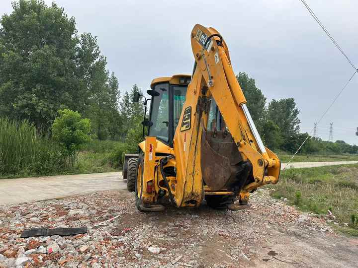 Second Hand Retroexcavadora JCB 3cx Backhoe Loader Multi Functional Original JCB Backhoe Loader 3CX 4CX 4x4 Good Quality Price - Багер-товарач: снимка 5 Second Hand Retroexcavadora JCB 3cx Backhoe Loader Multi Functional Original JCB Backhoe Loader 3CX 4CX 4x4 Good Quality Price - Багер-товарач: снимка 5
