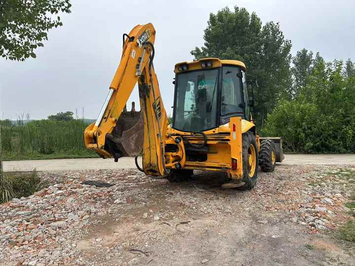 Second Hand Retroexcavadora JCB 3cx Backhoe Loader Multi Functional Original JCB Backhoe Loader 3CX 4CX 4x4 Good Quality Price - Багер-товарач: снимка 4 Second Hand Retroexcavadora JCB 3cx Backhoe Loader Multi Functional Original JCB Backhoe Loader 3CX 4CX 4x4 Good Quality Price - Багер-товарач: снимка 4