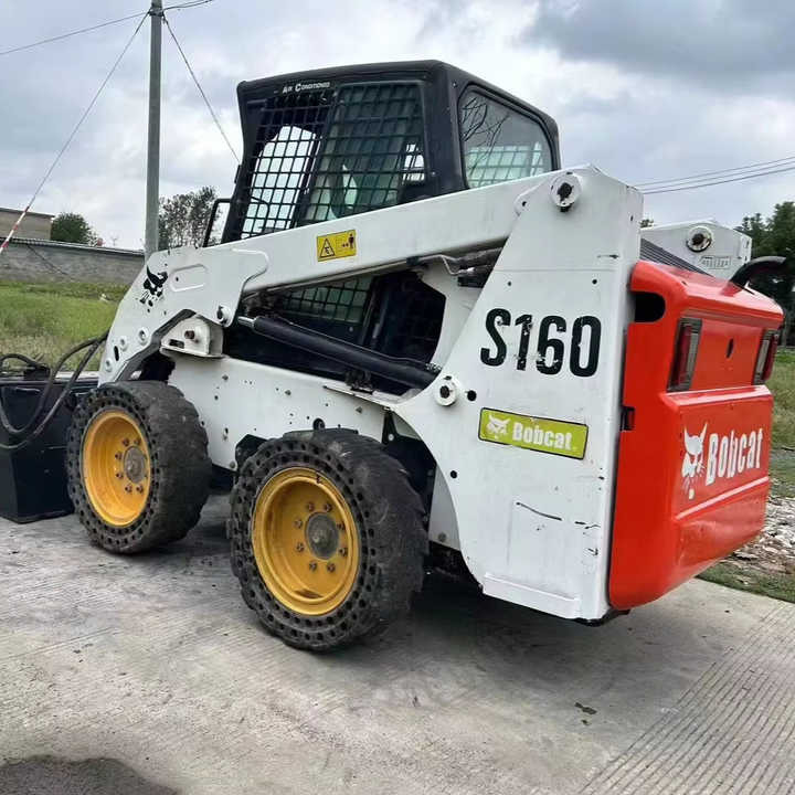 USED BOBCAT S160 Skid-steer Loader with Very Good Performance Is for Sale at a Low Price. - Мини челен товарач: снимка 1 USED BOBCAT S160 Skid-steer Loader with Very Good Performance Is for Sale at a Low Price. - Мини челен товарач: снимка 1