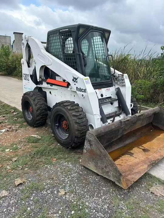 USED BOBCAT S300 Skid-steer Loader with Very Good Performance Is for Sale at a Low Price. S160/s185/s220/330 in Stock - Мини челен товарач: снимка 2 USED BOBCAT S300 Skid-steer Loader with Very Good Performance Is for Sale at a Low Price. S160/s185/s220/330 in Stock - Мини челен товарач: снимка 2