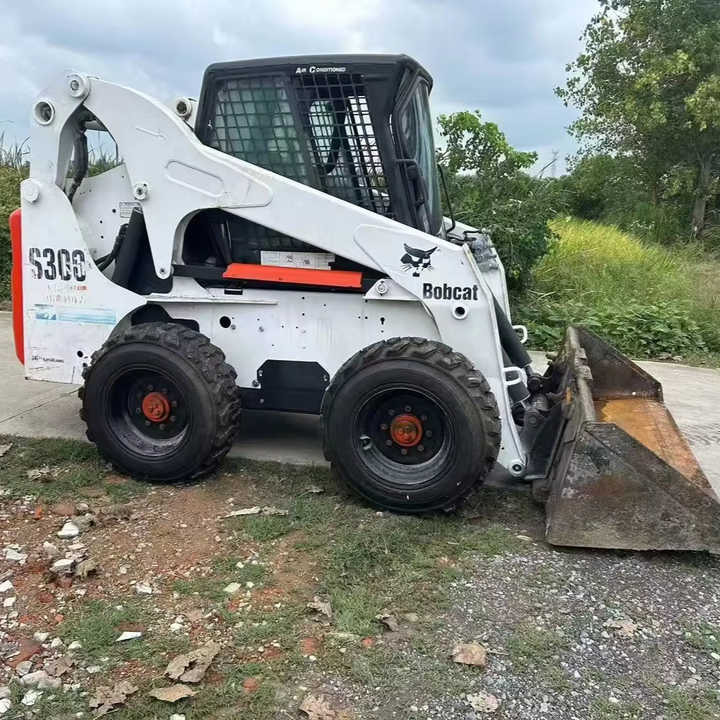 USED BOBCAT S300 Skid-steer Loader with Very Good Performance Is for Sale at a Low Price. S160/s185/s220/330 in Stock - Мини челен товарач: снимка 1 USED BOBCAT S300 Skid-steer Loader with Very Good Performance Is for Sale at a Low Price. S160/s185/s220/330 in Stock - Мини челен товарач: снимка 1