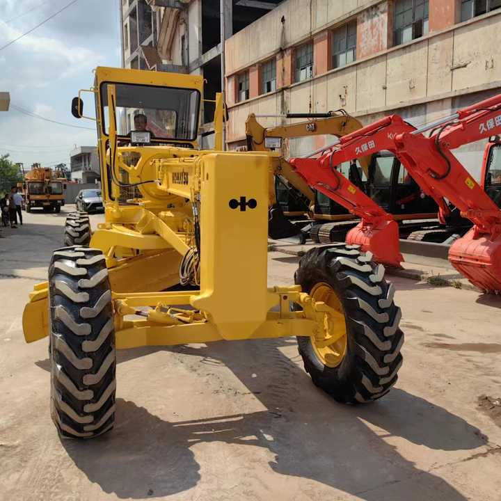 USED Komatsu GD511 Grader with Good Condition for Sale - Грейдер: снимка 2 USED Komatsu GD511 Grader with Good Condition for Sale - Грейдер: снимка 2