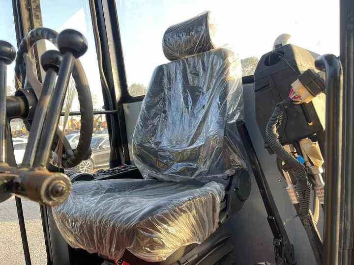 USED Komatsu GD655 Grader with Good Condition for Sale - Грейдер: снимка 5 USED Komatsu GD655 Grader with Good Condition for Sale - Грейдер: снимка 5