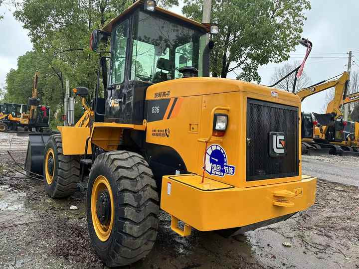 Used China Brand Liugong Clg836 Wheel Loader for Sale Clg 836 856 Wheel Loader - Колесен товарач: снимка 3 Used China Brand Liugong Clg836 Wheel Loader for Sale Clg 836 856 Wheel Loader - Колесен товарач: снимка 3
