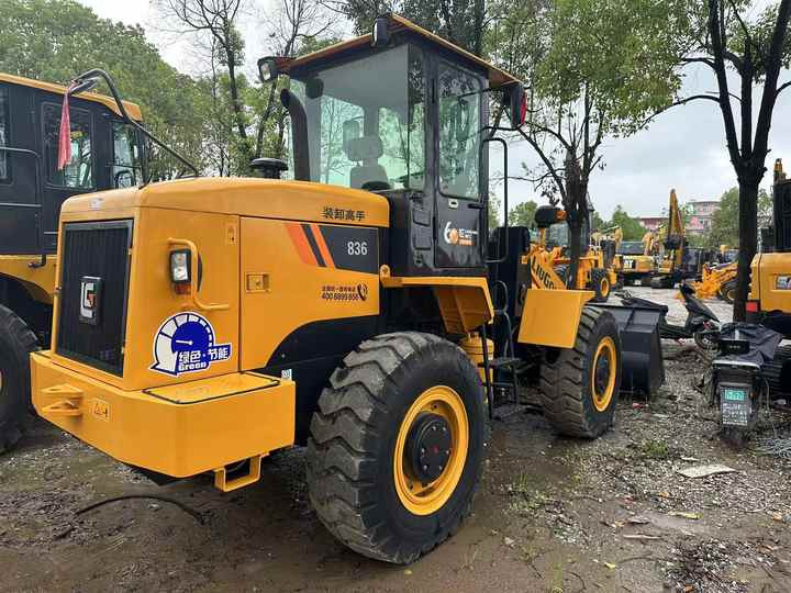 Used China Brand Liugong Clg836 Wheel Loader for Sale Clg 836 856 Wheel Loader - Колесен товарач: снимка 2 Used China Brand Liugong Clg836 Wheel Loader for Sale Clg 836 856 Wheel Loader - Колесен товарач: снимка 2