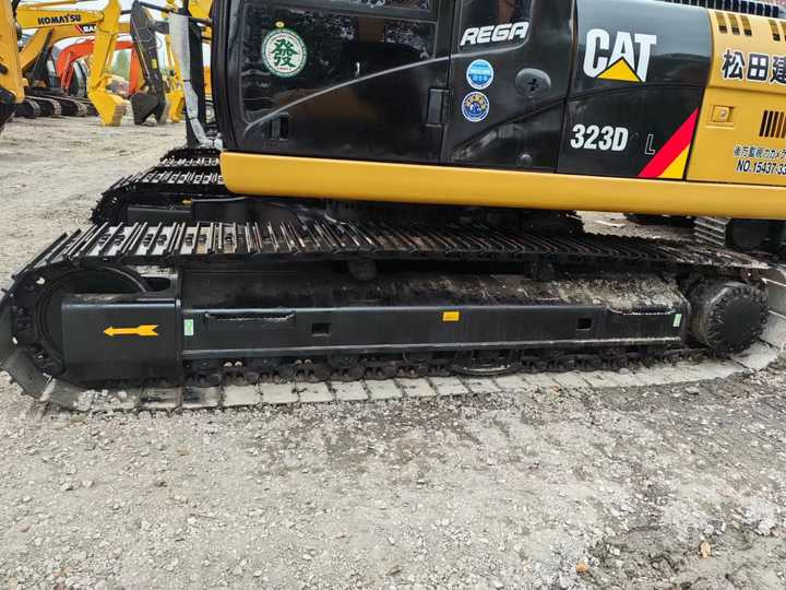 Used Digger CAT 323D2L Construction Machinery Construction Digger Used CAT 323D2L Cheap Excavator - Верижен багер: снимка 5 Used Digger CAT 323D2L Construction Machinery Construction Digger Used CAT 323D2L Cheap Excavator - Верижен багер: снимка 5