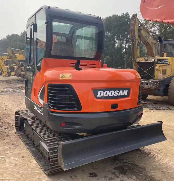 Used Doosan DX60-9c Excavator | Low Hours | Robust Undercarriage | Global Shipping | Discounted Price - Мини багер: снимка 3 Used Doosan DX60-9c Excavator | Low Hours | Robust Undercarriage | Global Shipping | Discounted Price - Мини багер: снимка 3