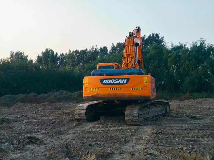 Used Doosan Dx300 2014 Model Excavator Second Hand Machine Popular Brand Korean Doosan Hydraulic Machinery - Верижен багер: снимка 3 Used Doosan Dx300 2014 Model Excavator Second Hand Machine Popular Brand Korean Doosan Hydraulic Machinery - Верижен багер: снимка 3