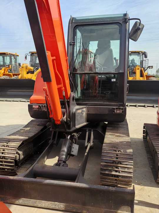 Used Doosan Mini Excavator DoOSAN DX60-9 6tons Small Excavator for Sale High Quality Doosan Dx60 70 75 Mini Excavator on Sale - Мини багер: снимка 5 Used Doosan Mini Excavator DoOSAN DX60-9 6tons Small Excavator for Sale High Quality Doosan Dx60 70 75 Mini Excavator on Sale - Мини багер: снимка 5