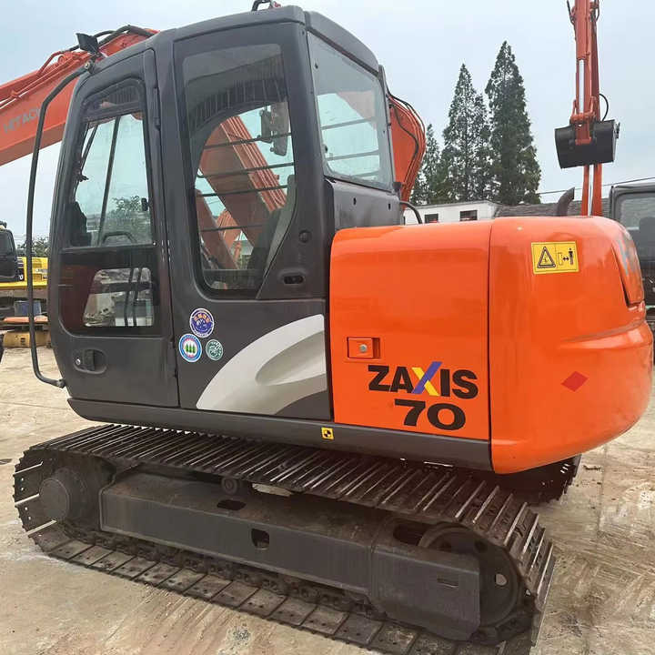 Used HITACHI ZX-70 - Верижен багер: снимка 1 Used HITACHI ZX-70 - Верижен багер: снимка 1
