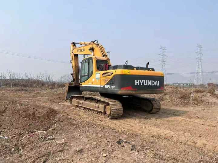 Used HYUNDAI 305LC-9T Crawler Excavator with good performance Hyundai30 tons earthmoving machinery with low price on-sale - Верижен багер: снимка 3 Used HYUNDAI 305LC-9T Crawler Excavator with good performance Hyundai30 tons earthmoving machinery with low price on-sale - Верижен багер: снимка 3