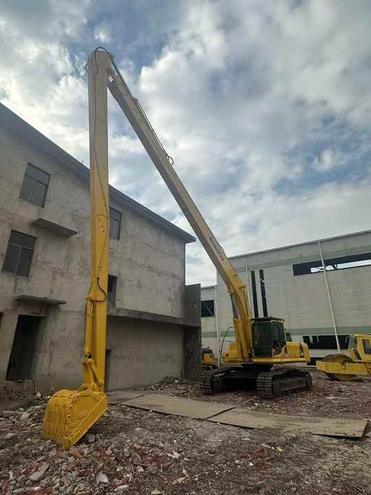 Used Komatsu PC450-8 Excavator Carrying Extra Long Arm Superior Performance Used Komatsu 45 Tonne Hydraulic Excavator Hot Sale - Верижен багер: снимка 3 Used Komatsu PC450-8 Excavator Carrying Extra Long Arm Superior Performance Used Komatsu 45 Tonne Hydraulic Excavator Hot Sale - Верижен багер: снимка 3