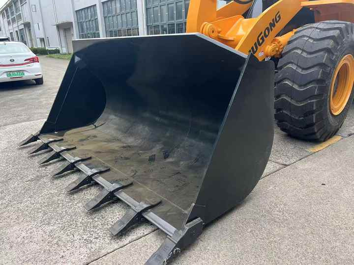 Used LIUGONG 856H wheel in Good Condition for sale 90%new uesd Loader liugong 856h Used Loader For Sale - Колесен товарач: снимка 4 Used LIUGONG 856H wheel in Good Condition for sale 90%new uesd Loader liugong 856h Used Loader For Sale - Колесен товарач: снимка 4