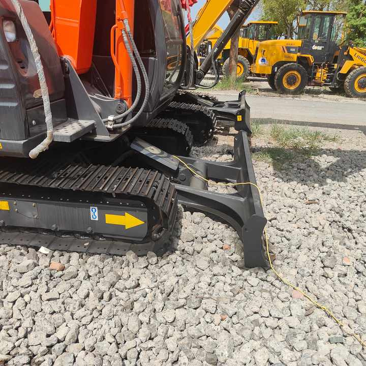 Used Original Japan Brand Hitachi Zx60 Excavator for Sale - Верижен багер: снимка 4 Used Original Japan Brand Hitachi Zx60 Excavator for Sale - Верижен багер: снимка 4