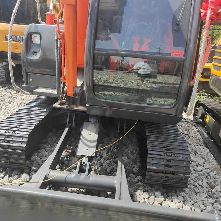 Used Original Japan Brand Hitachi Zx60 Excavator for Sale - Верижен багер: снимка 3 Used Original Japan Brand Hitachi Zx60 Excavator for Sale - Верижен багер: снимка 3