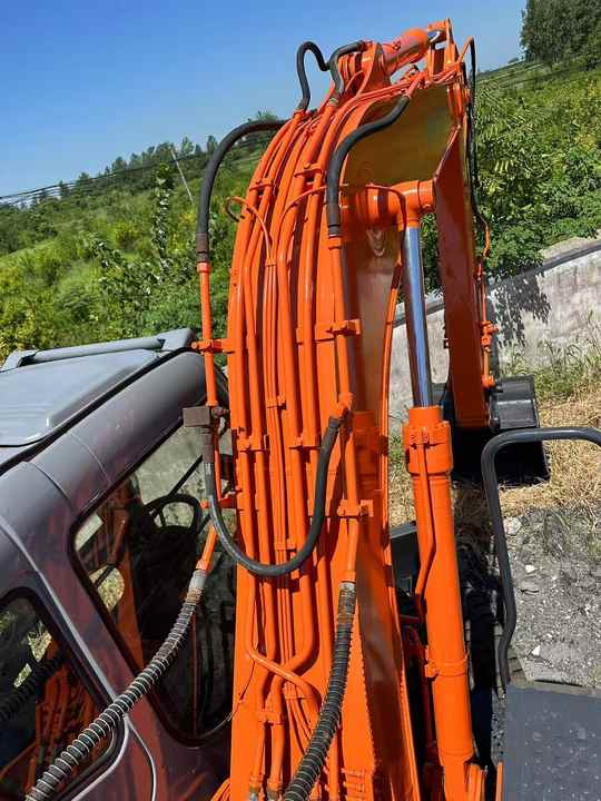Колесен багер Used Wheel Excavator Hitachi ZX 130W Made in Japan 13ton Hitachi Zx130w Wheel Excavator Price Used Hitachi Zx130 Excavator SALE [ Copy ]: снимка 6