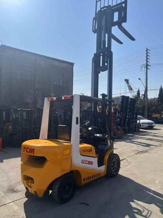Very Good Condition and Cheap Price 3 Tonne TCM Forklift Run Performance TCM30 Forklift for Sale - Мотокар: снимка 2 Very Good Condition and Cheap Price 3 Tonne TCM Forklift Run Performance TCM30 Forklift for Sale - Мотокар: снимка 2