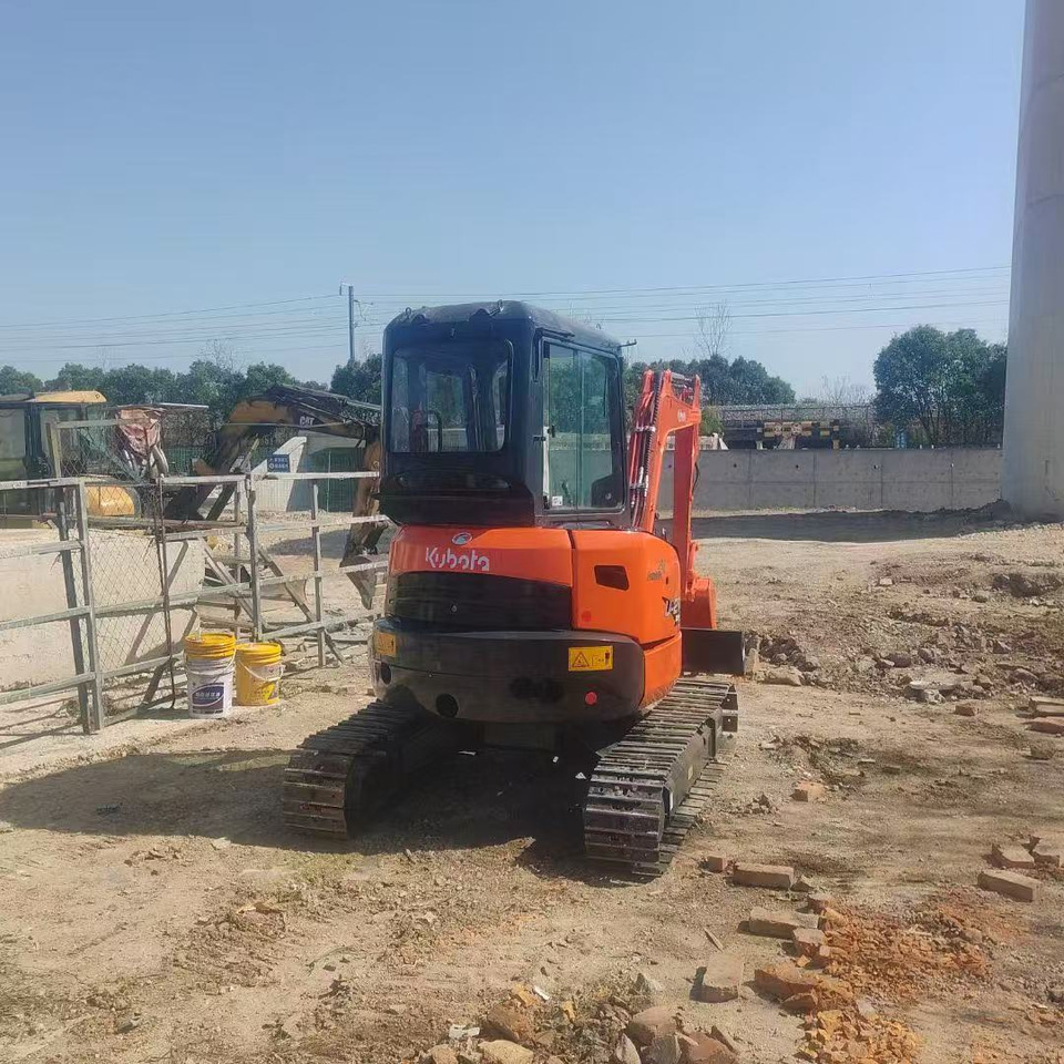 Kubota U30 - Мини багер: снимка 1 Kubota U30 - Мини багер: снимка 1