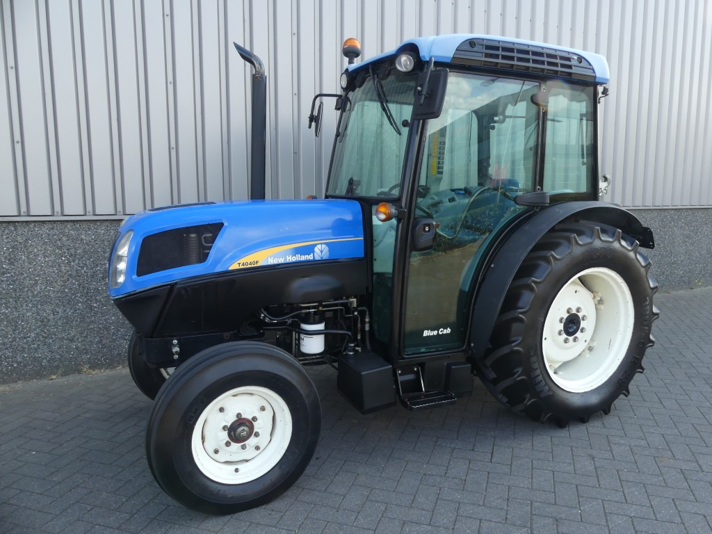 NEW HOLLAND T4040F - Малък трактор: снимка 1 NEW HOLLAND T4040F - Малък трактор: снимка 1