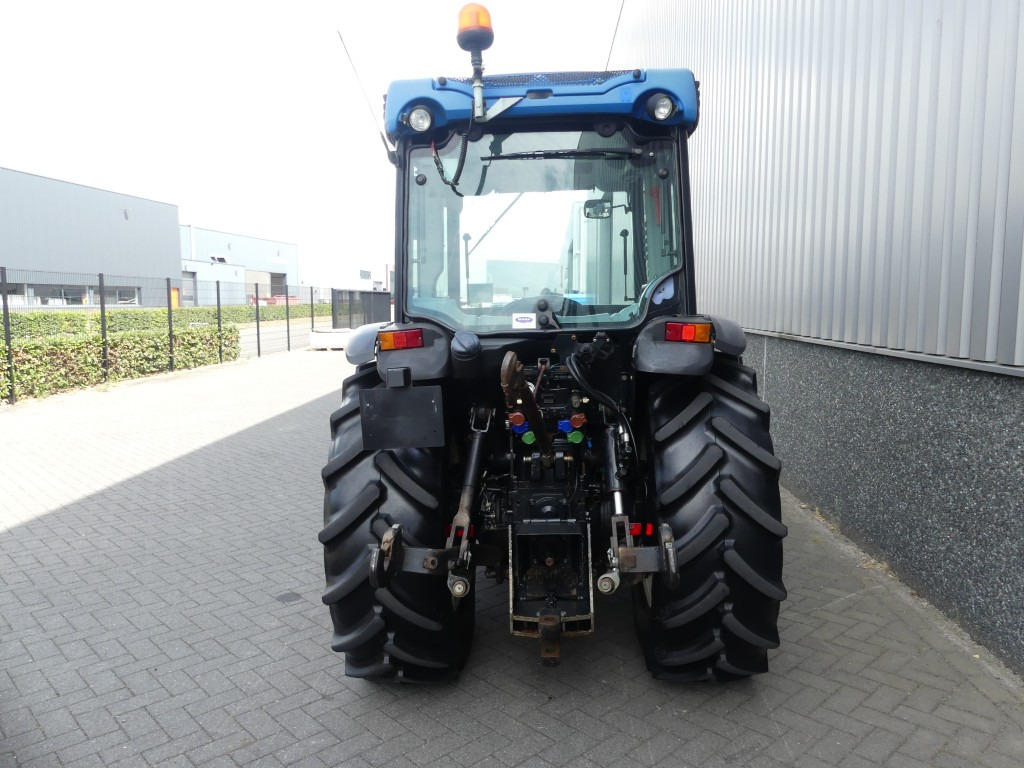 New Holland T4.100F - Малък трактор: снимка 4 New Holland T4.100F - Малък трактор: снимка 4