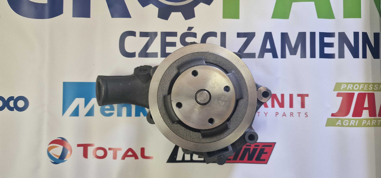 8187_2285 818_76233 pompa wody New Holland - Резервни части за Селскостопанска техника: снимка 1 8187_2285 818_76233 pompa wody New Holland - Резервни части за Селскостопанска техника: снимка 1