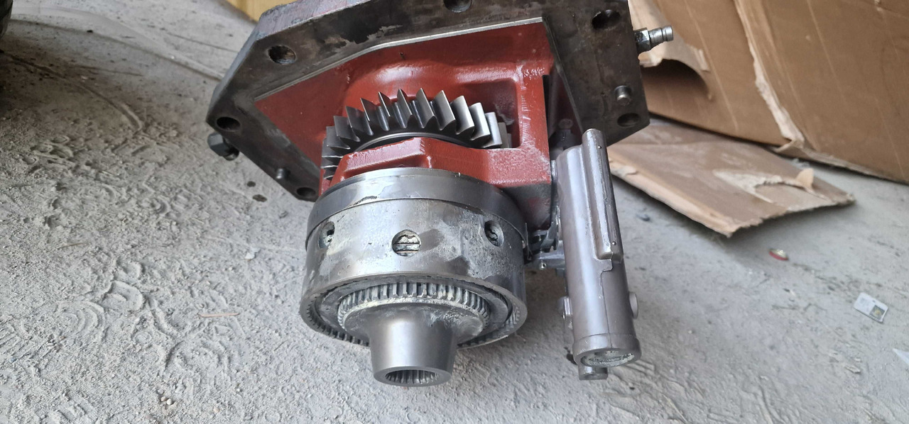 Kosz WOM wałek PTO 984_0409 9840_453 860_13345 Ford New Holland - Резервни части за Селскостопанска техника: снимка 1 Kosz WOM wałek PTO 984_0409 9840_453 860_13345 Ford New Holland - Резервни части за Селскостопанска техника: снимка 1