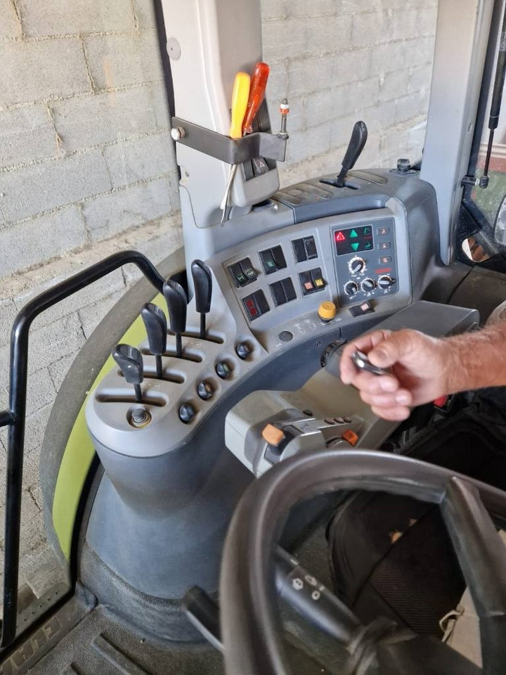 Claas Axion 850 Cebis - Трактор: снимка 3 Claas Axion 850 Cebis - Трактор: снимка 3