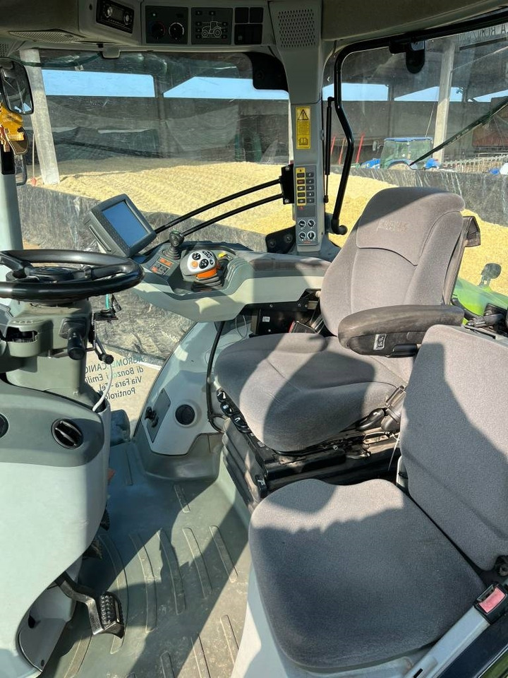 Трактор Claas Axion 930: снимка 8