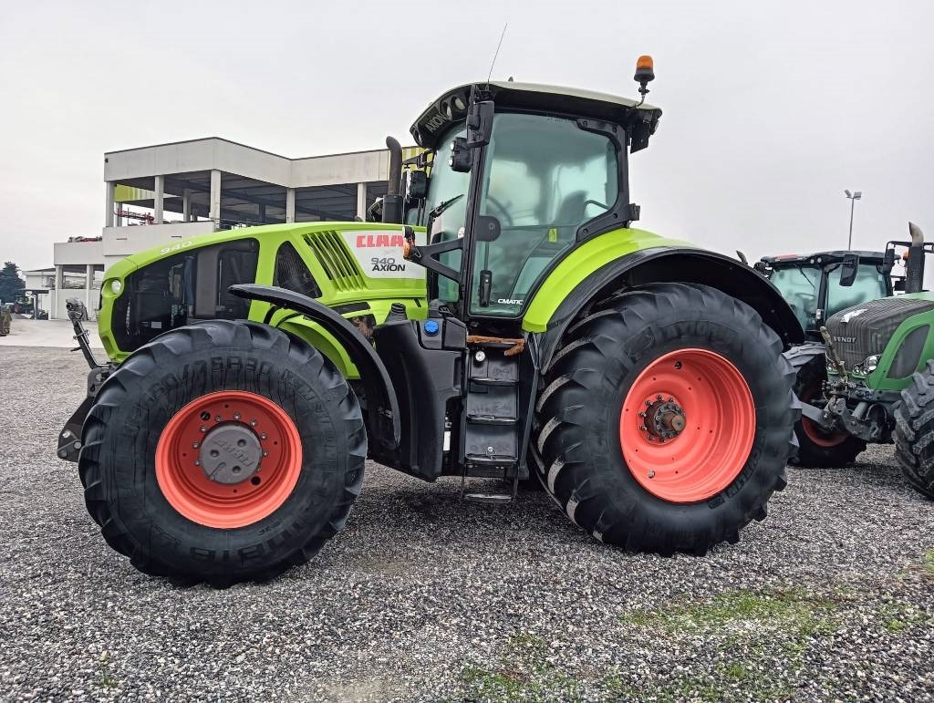 Claas Axion 940 Cmatic - Трактор: снимка 3 Claas Axion 940 Cmatic - Трактор: снимка 3