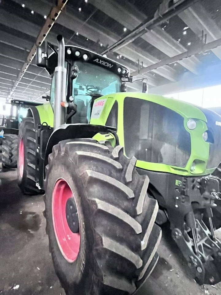Трактор Claas Axion 950 Cmatic: снимка 15