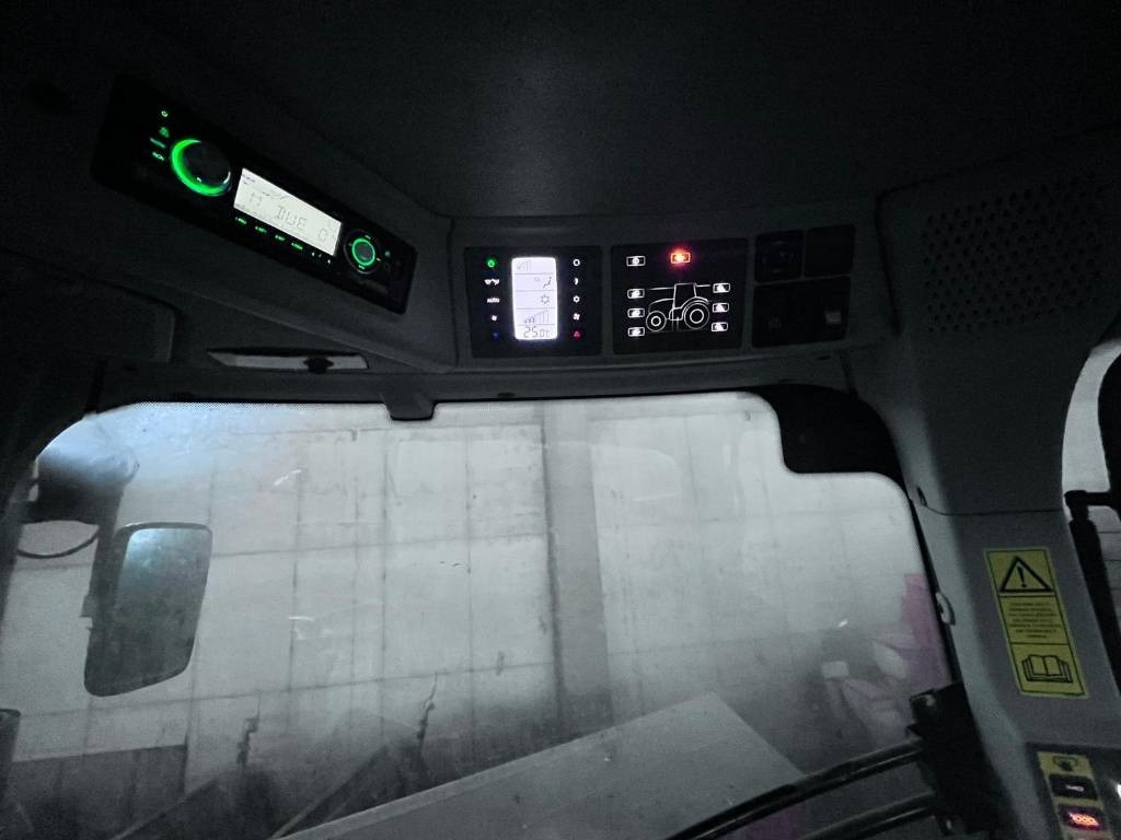 Трактор Claas Axion 950 Cmatic: снимка 9