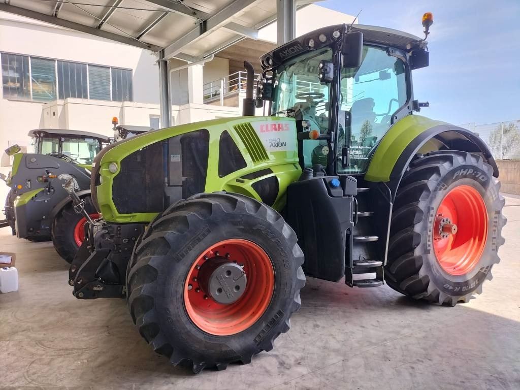 Claas Axion 950 Cmatic - Трактор: снимка 3 Claas Axion 950 Cmatic - Трактор: снимка 3