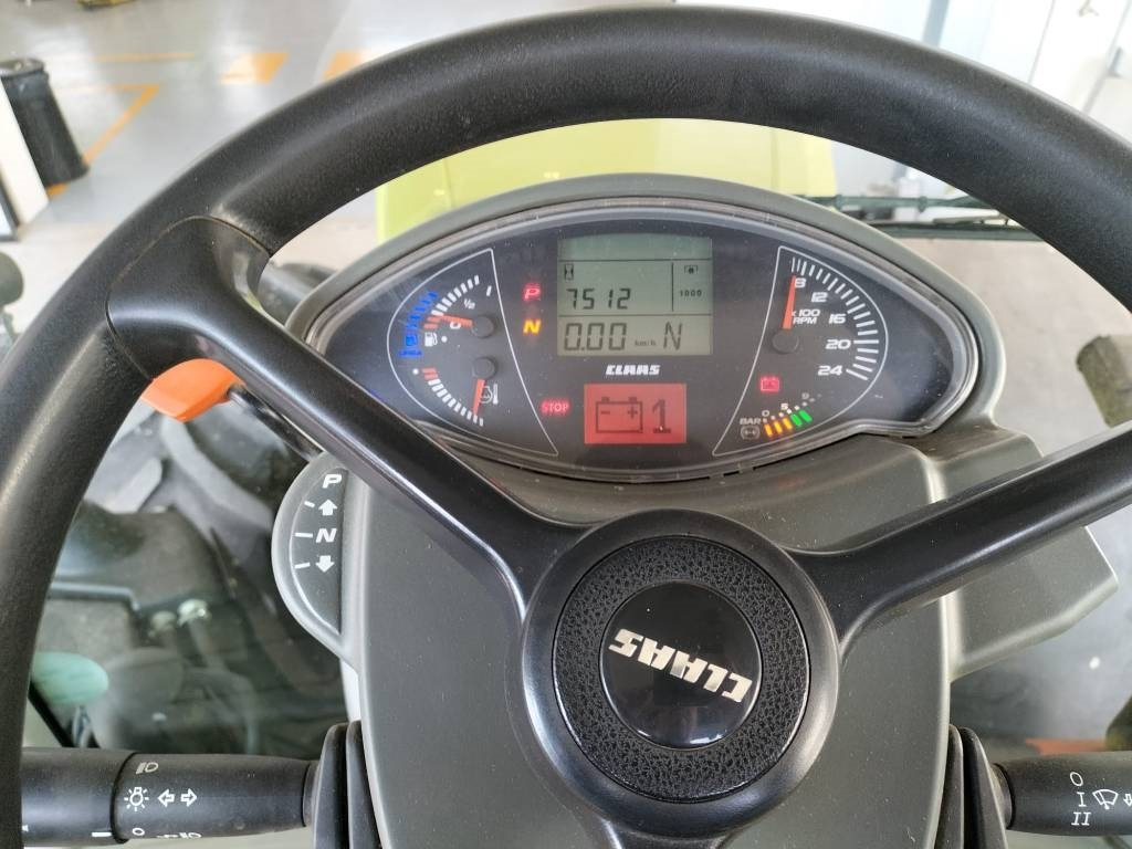 Трактор Claas Axion 950 Cmatic: снимка 8