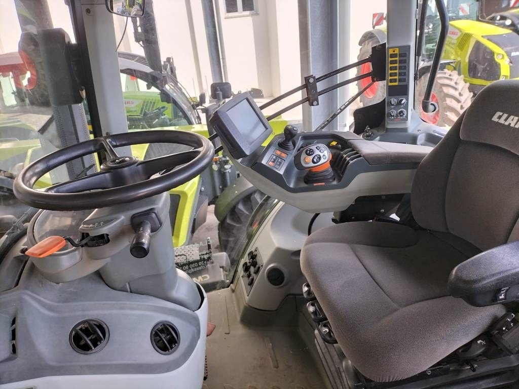 Трактор Claas Axion 950 Cmatic: снимка 9