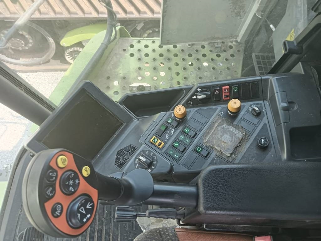 Claas Lexion 570  - Зърнокомбайн: снимка 3 Claas Lexion 570  - Зърнокомбайн: снимка 3