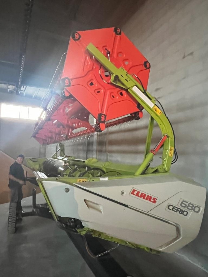 Claas Lexion 7700 TT RISO - Зърнокомбайн: снимка 2 Claas Lexion 7700 TT RISO - Зърнокомбайн: снимка 2