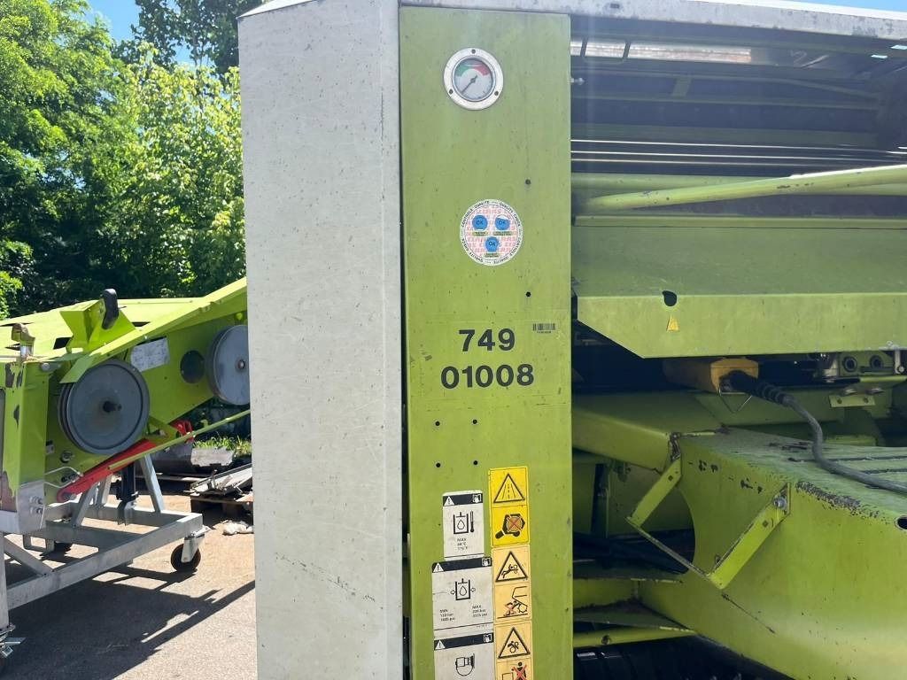 Claas Rollant 240 - Рулонна сламопреса: снимка 2 Claas Rollant 240 - Рулонна сламопреса: снимка 2