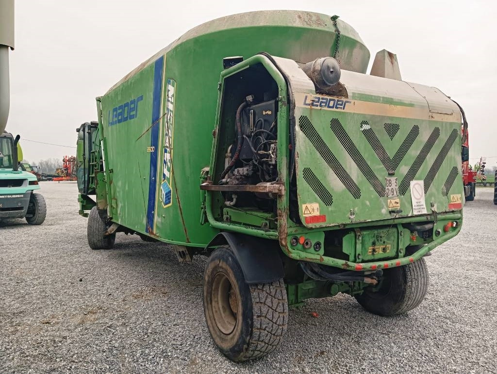 Faresin LEADER 2600 - Миксер-вагон: снимка 5 Faresin LEADER 2600 - Миксер-вагон: снимка 5