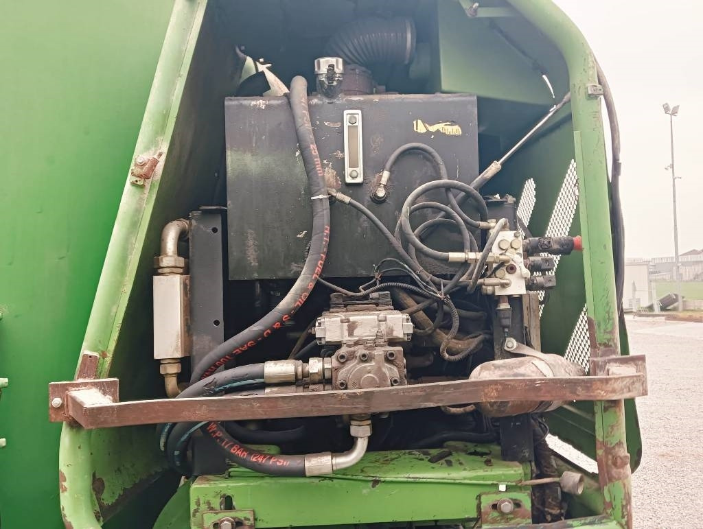 Faresin LEADER 2600 - Миксер-вагон: снимка 4 Faresin LEADER 2600 - Миксер-вагон: снимка 4