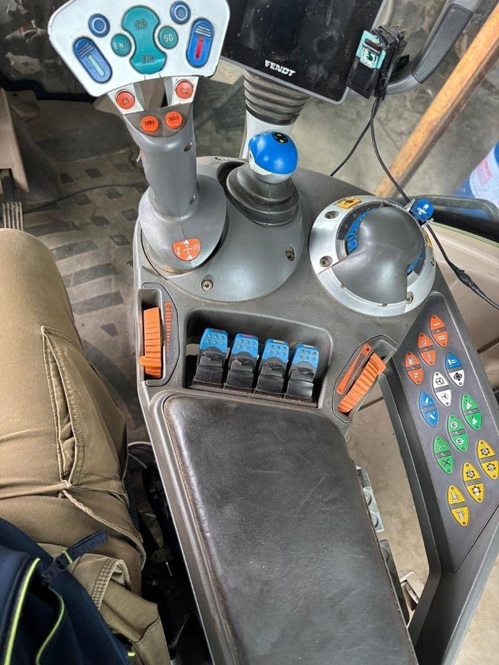 Fendt 927 Vario Profi - Трактор: снимка 5 Fendt 927 Vario Profi - Трактор: снимка 5