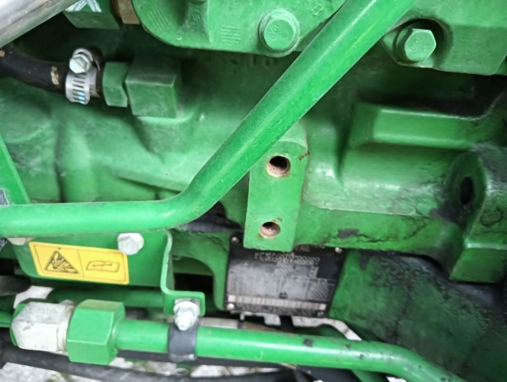 John Deere 5125 R - Трактор: снимка 4 John Deere 5125 R - Трактор: снимка 4