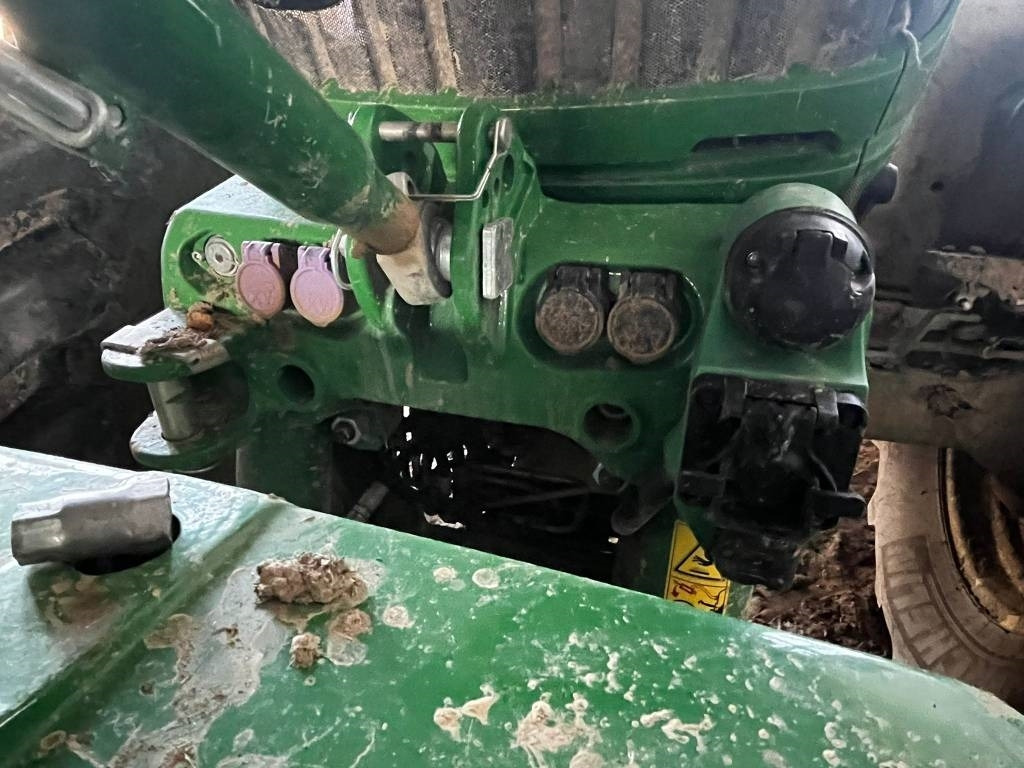 John Deere 6145 R - Трактор: снимка 3 John Deere 6145 R - Трактор: снимка 3