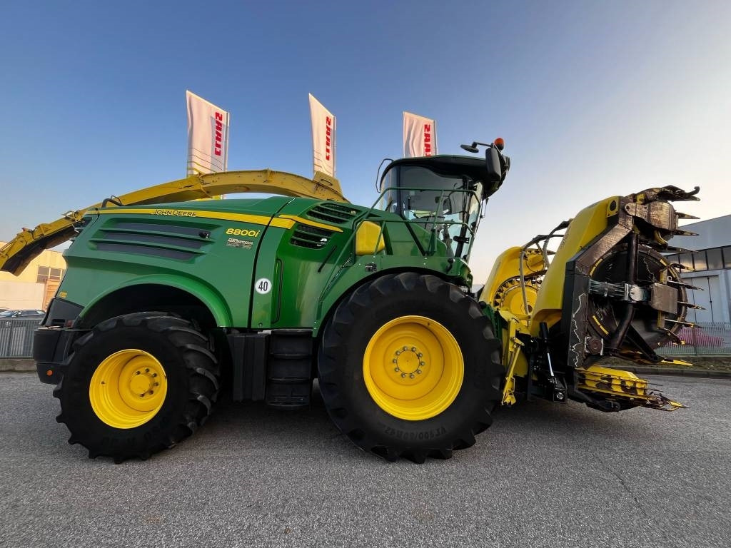 John Deere 8800 - Силажокомбайн: снимка 1 John Deere 8800 - Силажокомбайн: снимка 1