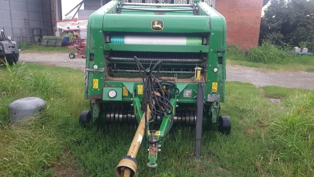 John Deere F 450 - Рулонна сламопреса: снимка 2 John Deere F 450 - Рулонна сламопреса: снимка 2