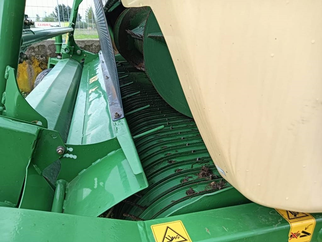 Krone Easy Flow 300 - Силажокомбайн: снимка 5 Krone Easy Flow 300 - Силажокомбайн: снимка 5