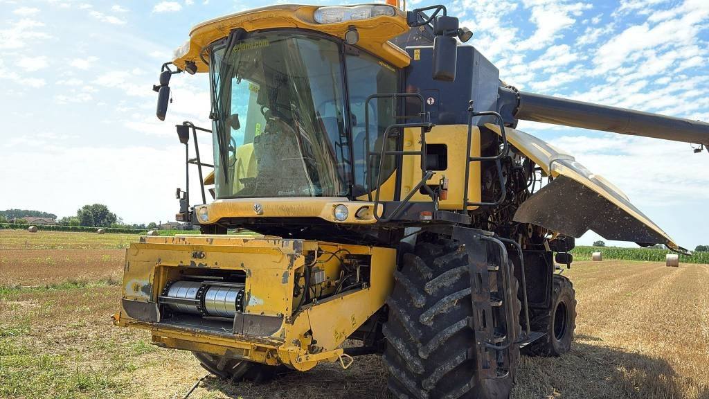 New Holland CR 960 - Зърнокомбайн: снимка 2 New Holland CR 960 - Зърнокомбайн: снимка 2